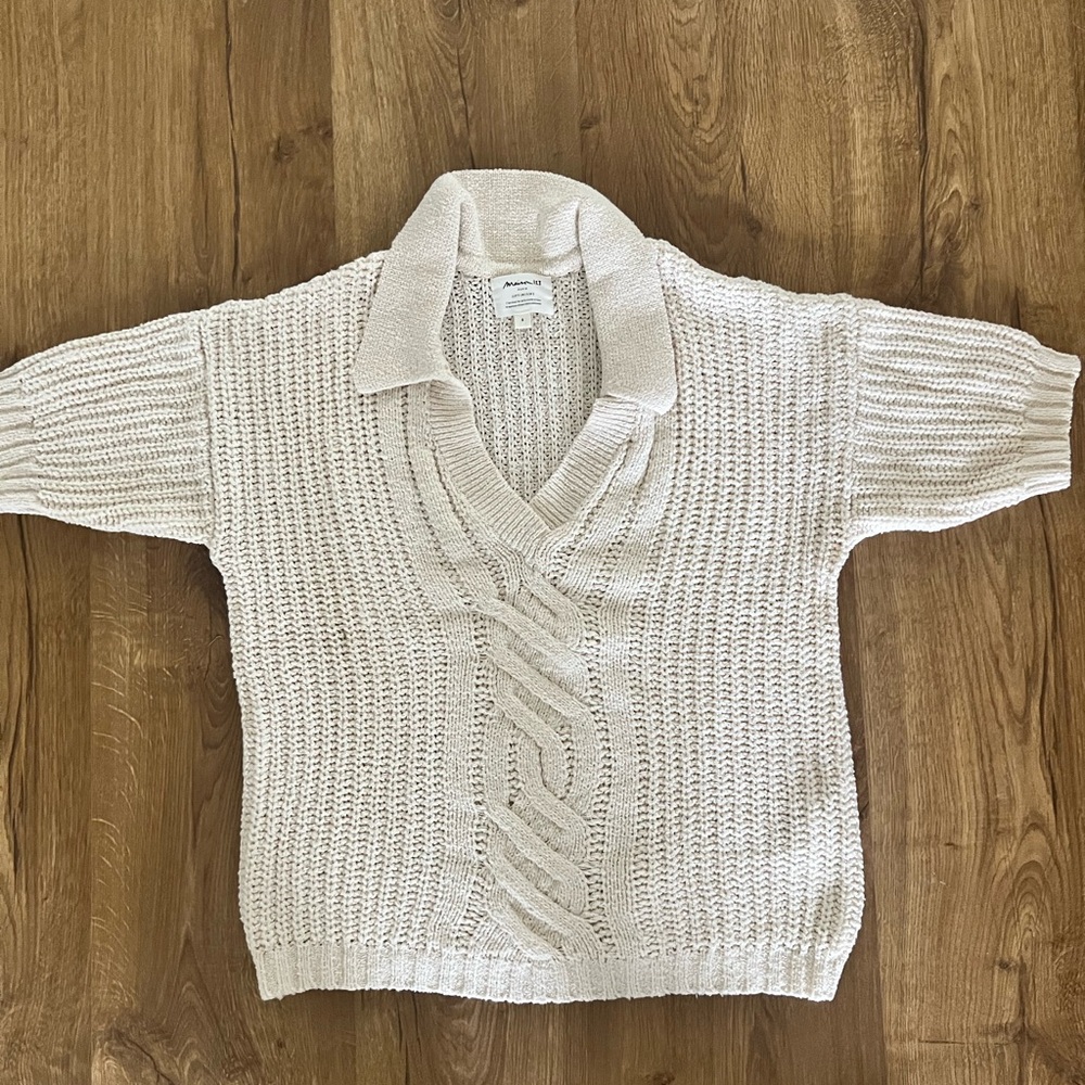 Chic V-Neck Cream Sweater